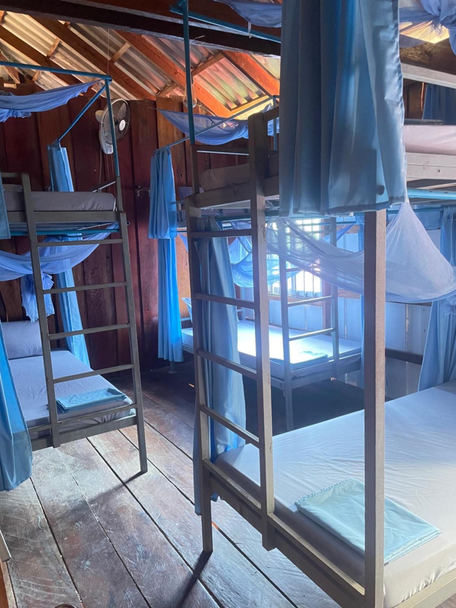 The Hornbill Hostel Ронгсанлем Экстерьер фото